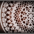 detail / h��kovan� mandala (de�ka) nata�en� do kovov�ho kruhu / 100% bavlna sn�hov� b�l� barvy